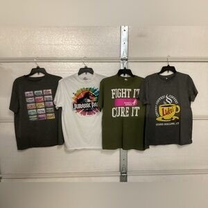 4 women’s T-shirt size large